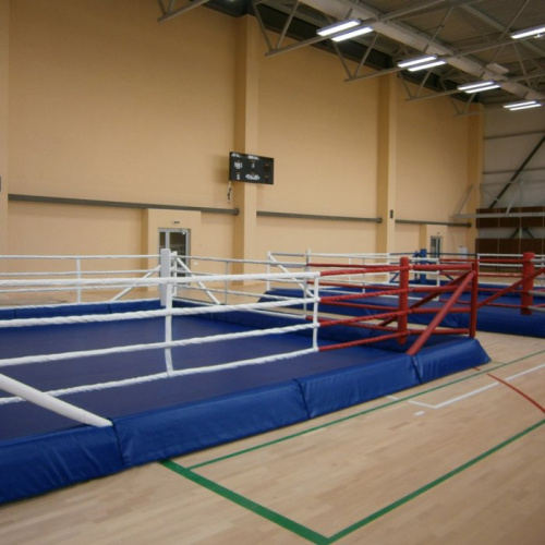 Ринг рамный (не требует крепления к полу), боевая зона 6х6м, монтажная площадка 7.6х7.6м