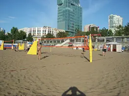 Стойки для пляжного волейбола с механизмом натяжения в комплекте с протекторами  и монтажными деревянными брусками