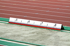 Указатель расстояния универсальный для прыжков в длину (линейка для прыжков в длину)