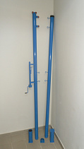 Стойки волейбольные с механизмом натяжения, в стаканах с крышками ( диаметр трубы 76мм)
